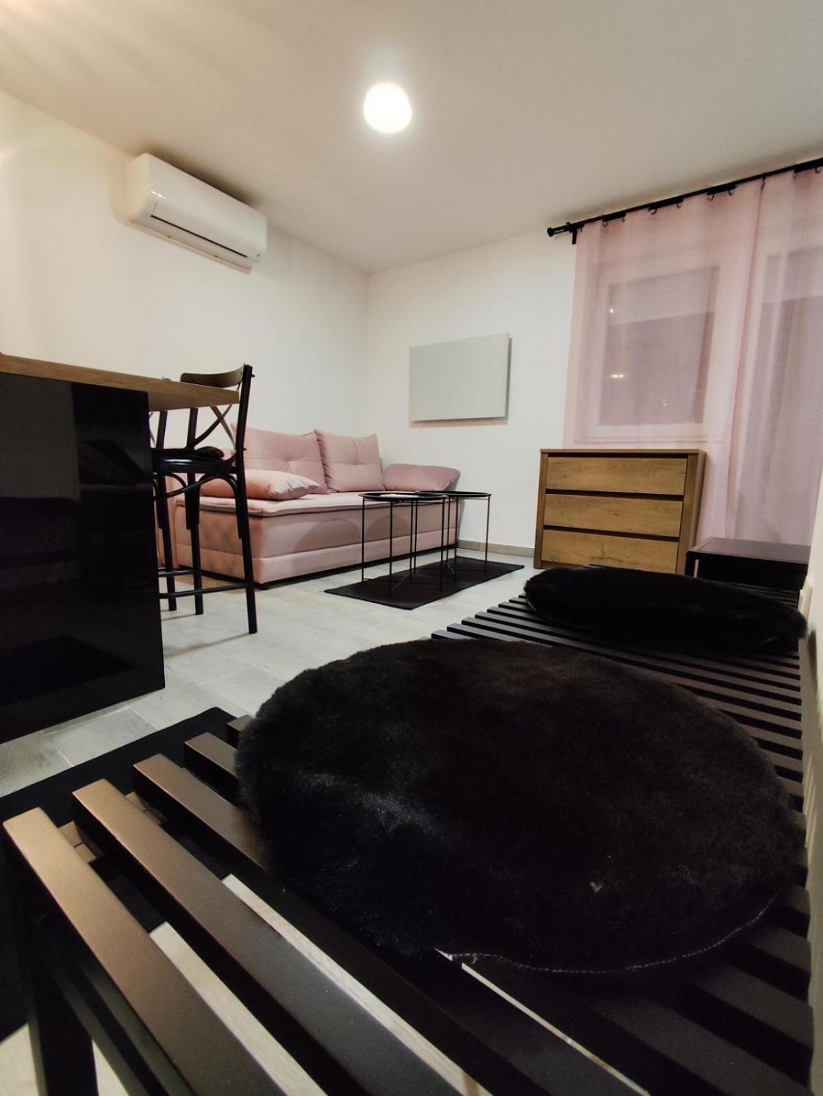 LipikOniks公寓 外观 照片